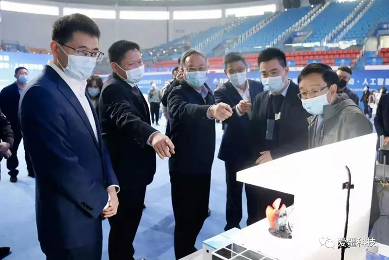 超大幅面太阳光模拟的BIPV组件测试