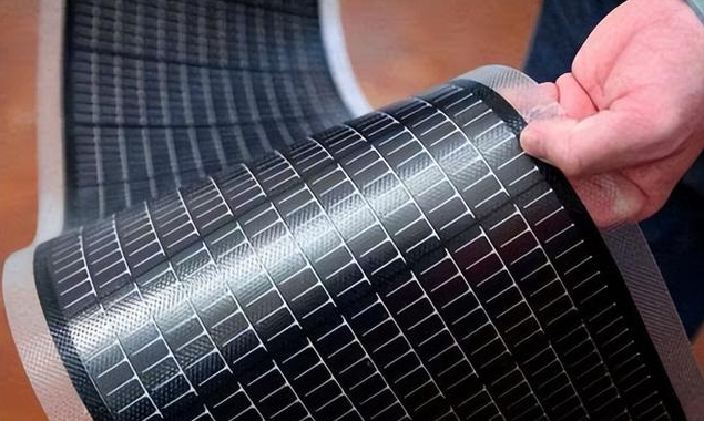 钙钛矿电池更适合应用在车载光伏方面还是户外小型便携设备应用？